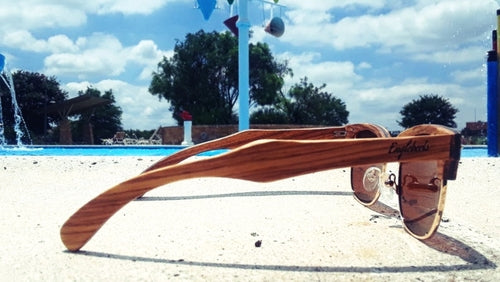 Sonnenbrille aus Ebenholz und Zebranoholz mit Teefarbenen Polarisierten Gläsern